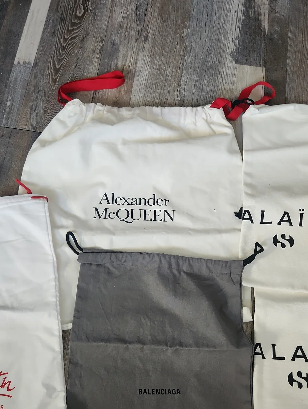 Designers Originals White and Gray Drawstring Storage Bag Set with Red Ties